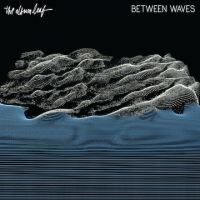 Album Leaf - Between Waves in der Gruppe UNSERE TIPPS / Weihnachtsgeschenktipp CD bei Bengans Skivbutik AB (2005918)