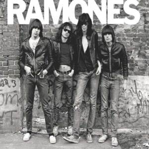 RAMONES - RAMONES (40th Anniversary edition CD) in der Gruppe UNSERE TIPPS / Weihnachtsgeschenktipp CD bei Bengans Skivbutik AB (2061611)