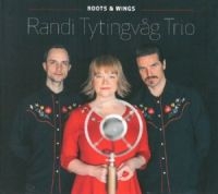 Tytingvåg Randi (Trio) - Roots & Wings in der Gruppe VINYL bei Bengans Skivbutik AB (2561246)