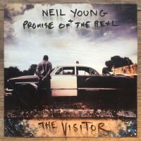 NEIL YOUNG + PROMISE OF THE RE - THE VISITOR in der Gruppe UNSERE TIPPS / Weihnachtsgeschenktipp CD bei Bengans Skivbutik AB (2878470)