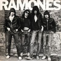 RAMONES - RAMONES (REMASTERED VINYL) in der Gruppe UNSERE TIPPS / Weihnachtsgeschenktipp Vinyl bei Bengans Skivbutik AB (3029840)