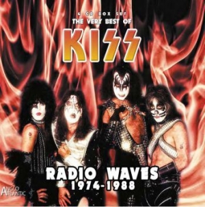 Kiss - Radio Waves 1974-88 in der Gruppe CD bei Bengans Skivbutik AB (3718436)