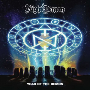 Night Demon - Year Of The Demon in der Gruppe UNSERE TIPPS / Weihnachtsgeschenktipp CD bei Bengans Skivbutik AB (4134679)