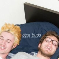 Mom Jeans. - Best Buds in der Gruppe CD / Pop-Rock bei Bengans Skivbutik AB (4163120)