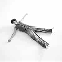 Benson Boone - Walk Me Home... in der Gruppe CD bei Bengans Skivbutik AB (4192322)