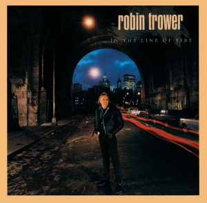 Robin Trower - In The Line Of Fire in der Gruppe UNSERE TIPPS / Weihnachtsgeschenktipp CD bei Bengans Skivbutik AB (4220981)