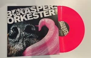 Bo Kaspers Orkester - Hund (Röd Vinyl) in der Gruppe UNSERE TIPPS / Weihnachtsgeschenktipp Vinyl bei Bengans Skivbutik AB (4286979)