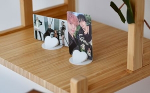 K-pop Tillbehör - K-pop Photocard Holders (2 st Vita) in der Gruppe MERCHANDISE / Accessoarer / K-Pop bei Bengans Skivbutik AB (4379888)