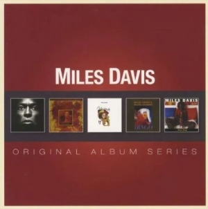 MILES DAVIS - ORIGINAL ALBUM SERIES in der Gruppe UNSERE TIPPS / Weihnachtsgeschenktipp CD bei Bengans Skivbutik AB (525806)