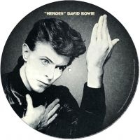 Bowie David - Slipmat Heroes in der Gruppe Vinylzubehör / Pop-Rock bei Bengans Skivbutik AB (5510155)