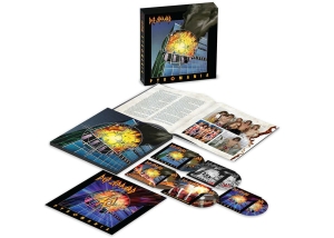 Def Leppard - Pyromania (4CD+Bluray Boxset) in der Gruppe MUSIK / Blu-Ray+CD / Hårdrock,Pop-Rock bei Bengans Skivbutik AB (5521585)