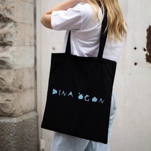 Dina Ögon - Totebag - Black With Blue Logo in der Gruppe MERCHANDISE / Merch / RnB-Soul bei Bengans Skivbutik AB (5522351)