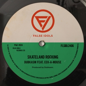 Dubkasm & Eek-A-Mouse - Skateland Rocking in der Gruppe UNSERE TIPPS / Freitagsveröffentlichungen / Fredag den 4:e oktober 2024 bei Bengans Skivbutik AB (5560688)