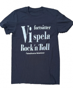 Nationalteatern - Vi Fortsätter Spela in der Gruppe MERCHANDISE / T-shirt / Pop-Rock bei Bengans Skivbutik AB (5568727r)