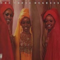 Three Degrees - Three Degrees in der Gruppe CD / RnB-Soul bei Bengans Skivbutik AB (5573040)