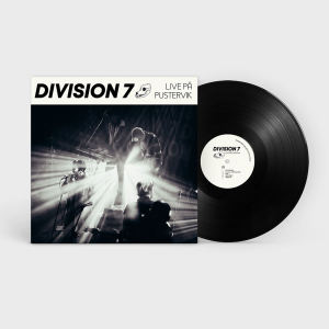 Division 7 - Hundhuvudet Rullar (Live På Pustervik) in der Gruppe VINYL / Kommande / Pop-Rock bei Bengans Skivbutik AB (5578186)